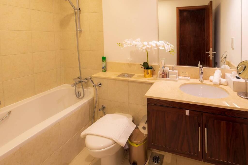First Class 2Br With Full Burj Khalifa And Fountain View Dubai Exterior photo